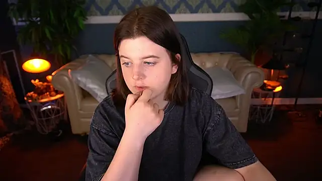 KristiFoxy online show from June 2026 04:02:02 AM