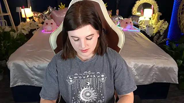 KristiFoxy online show from June 2026 12:29:02 PM