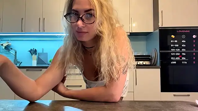 SoftnessMila online show from April 2026 04:48:02 PM