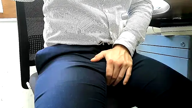 ItalianDaddyBear online show from February 2026 09:47:01 AM