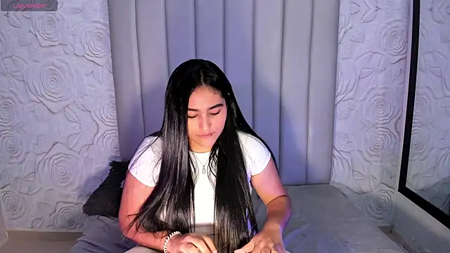 Lya dubois  online show from March 2026 09:44:02 PM