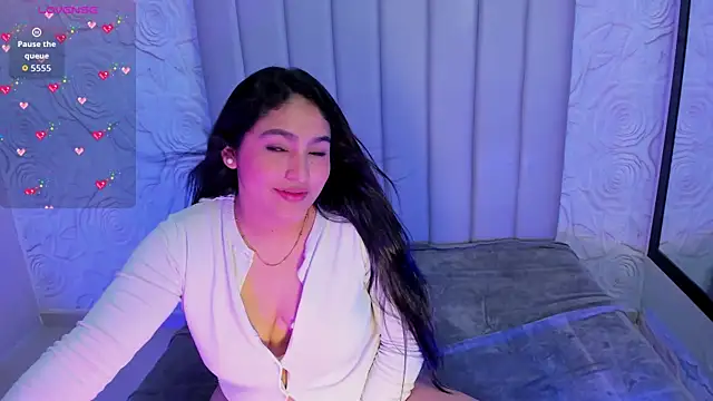 Snapshot of Lya_dubois_ chatting on April 2026 01:32:02 PM Lya dubois online show from April 2026 01:32:02 PM