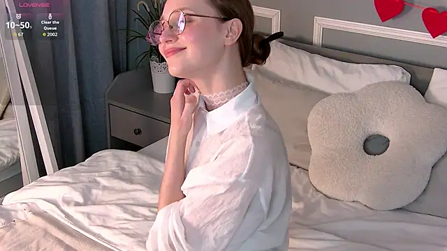 EmmaSagge online show from June 2026 07:11:01 AM