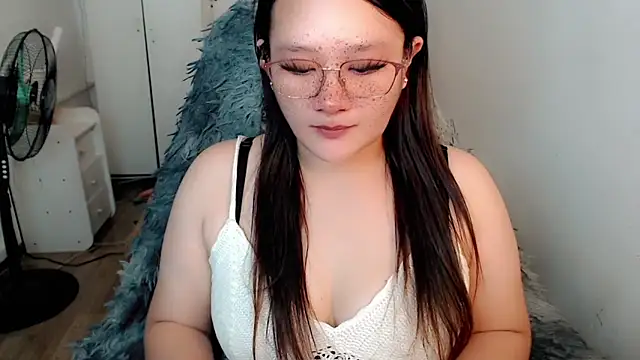 Snapshot of UrLovelyWetPussy chatting on March 2026 06:41:02 AM UrLovelyWetPussy online show from March 2026 06:41:02 AM