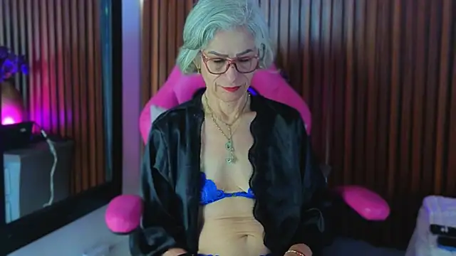 miss monserrate01 online show from April 2026 01:41:02 PM