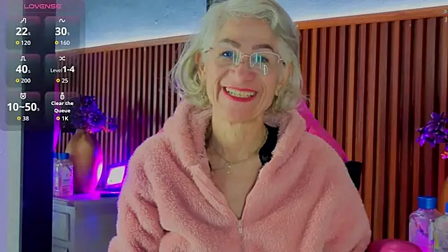 miss monserrate01 online show from June 2026 01:32:02 PM