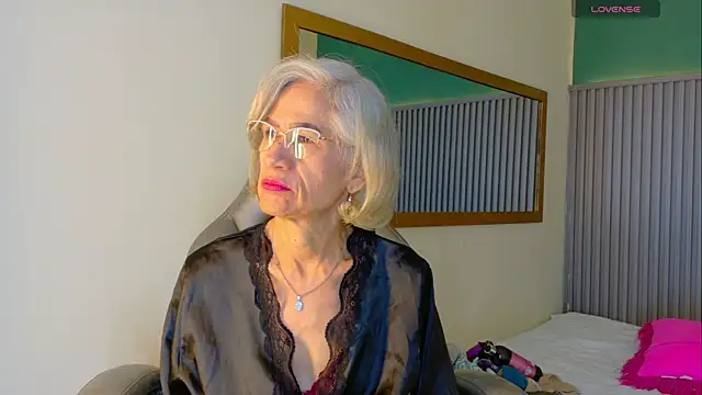 miss monserrate01 online show from June 2026 01:26:01 PM