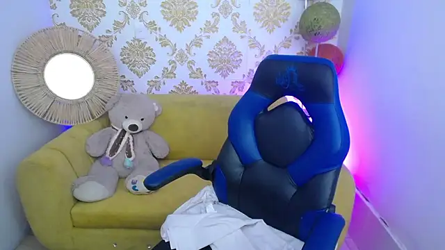 ALISS M  online show from March 2026 08:13:02 PM