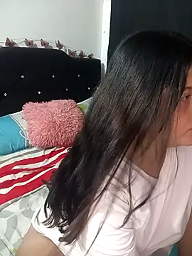 Snapshot of Salome_Vivas chatting on April 2026 11:17:02 PM Salome Vivas online show from April 2026 11:17:02 PM