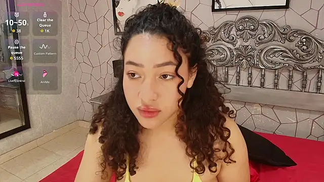 Snapshot of meganrousx chatting on March 2026 12:33:02 PM meganrousx online show from March 2026 12:33:02 PM