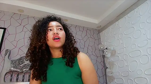 Snapshot of meganrousx chatting on March 2026 01:44:01 PM meganrousx online show from March 2026 01:44:01 PM