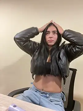 Snapshot of Sara_Fernandez_ chatting on March 2026 01:28:01 PM Sara Fernandez online show from March 2026 01:28:01 PM