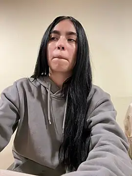 Snapshot of Sara_Fernandez_ chatting on March 2026 01:51:01 PM Sara Fernandez online show from March 2026 01:51:01 PM