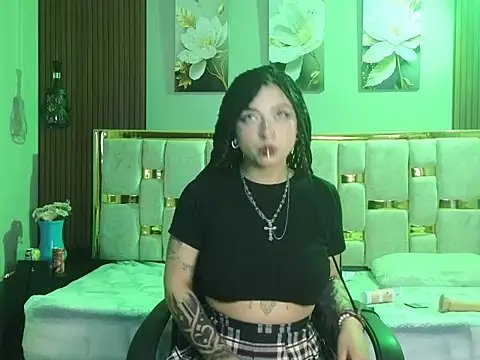  weird sativa online show from May 2026 10:07:01 PM