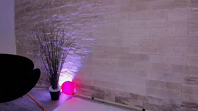 Ivorym00n online show from March 2026 06:19:01 AM