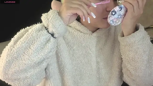 Dahiana Dmour  online show from March 2026 12:10:02 PM