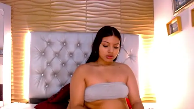 MariyaNovakie online show from May 2026 04:15:02 PM