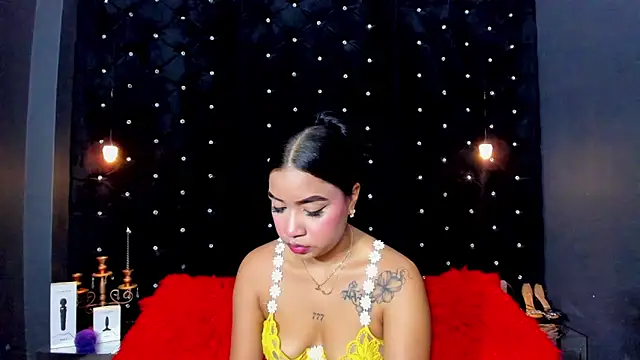 MiaWolton online show from April 2026 07:15:02 PM