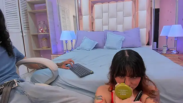 Goldentemptation  online show from May 2026 07:52:01 PM