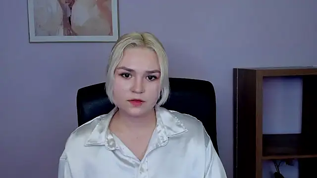 Snapshot of SweetLilyxo chatting on February 2026 02:56:02 PM SweetLilyxo online show from February 2026 02:56:02 PM