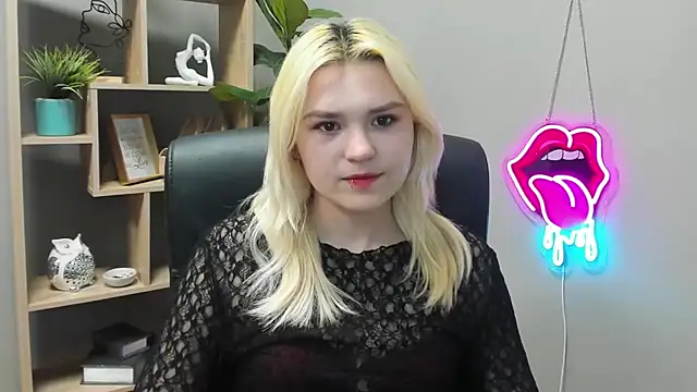 SweetLilyxo online show from April 2026 06:25:02 AM