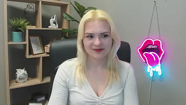 SweetLilyxo online show from April 2026 06:28:01 AM