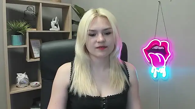 SweetLilyxo online show from May 2026 06:41:01 AM