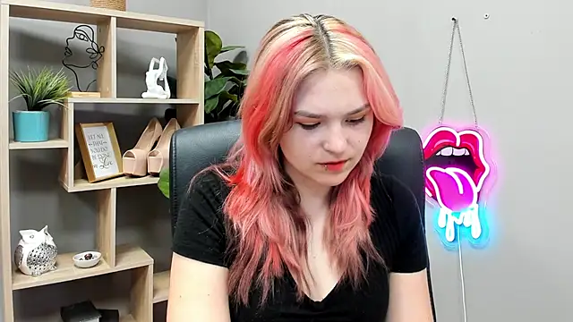 SweetLilyxo online show from June 2026 06:32:02 AM