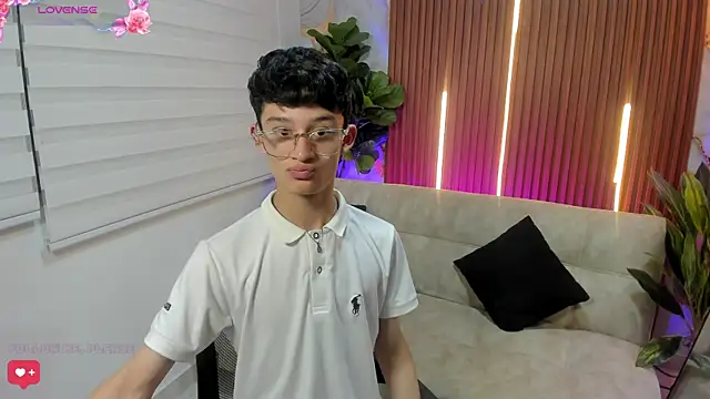 Snapshot of Patrick_Howland_ chatting on March 2026 03:55:02 AM Patrick Howland online show from March 2026 03:55:02 AM