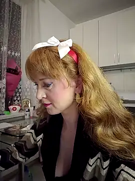 Snapshot of LanaBananaa_ chatting on March 2026 09:52:02 PM LanaBananaa online show from March 2026 09:52:02 PM