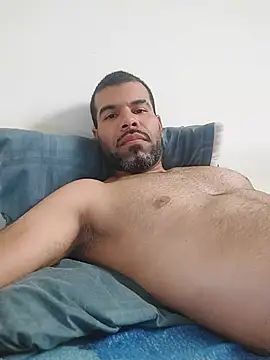 Snapshot of thom_1 chatting on May 2026 06:47:02 PM thom 1 online show from May 2026 06:47:02 PM