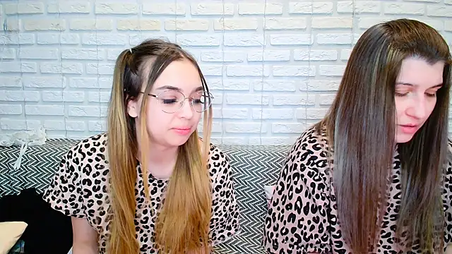 JullyMood online show from February 2026 04:32:01 PM