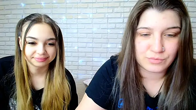 JullyMood online show from February 2026 12:53:02 PM