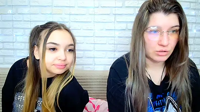 JullyMood online show from February 2026 01:31:01 AM