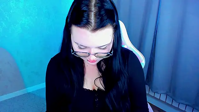 Kira G0ld online show from April 2026 09:01:02 AM