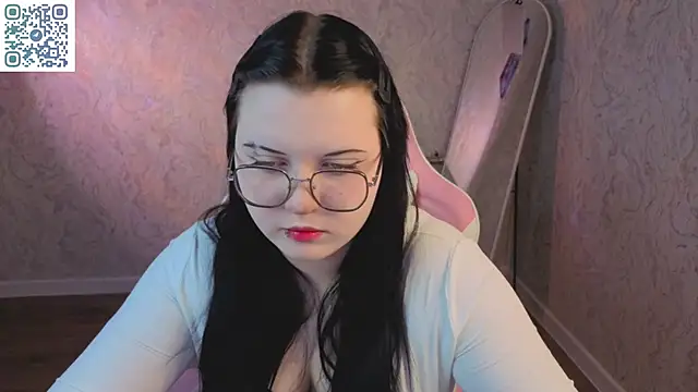 Kira G0ld online show from April 2026 01:04:01 AM