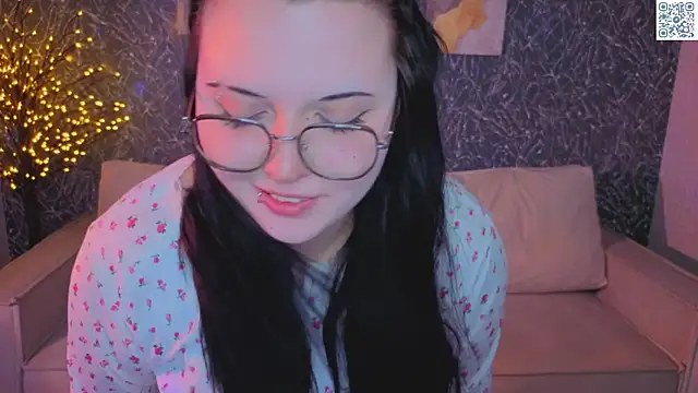 Kira G0ld online show from May 2026 09:05:01 AM