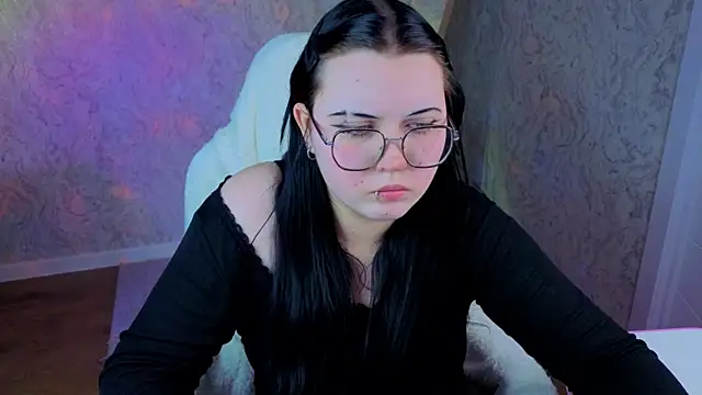 Kira G0ld online show from June 2026 05:01:02 PM