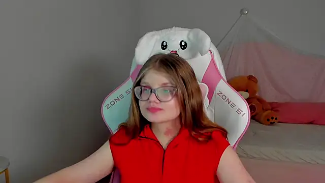 ChloeHalses online show from April 2026 06:23:01 PM