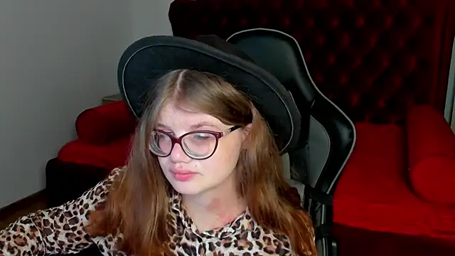 ChloeHalses online show from April 2026 05:10:01 AM