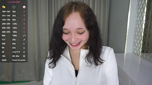HannaHayles online show from May 2026 06:37:01 PM