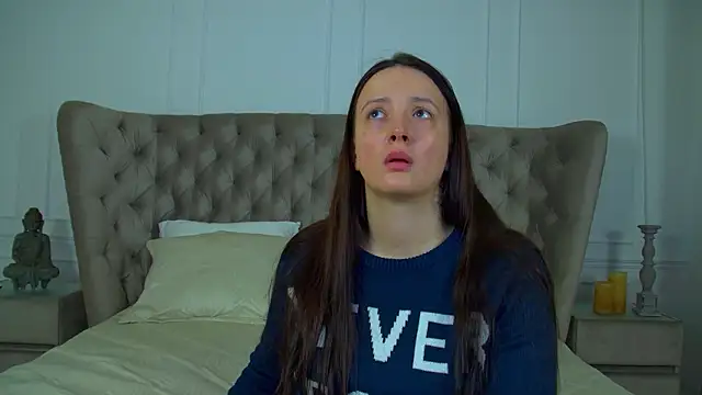 Snapshot of ElinaBellucci chatting on March 2026 04:18:01 AM ElinaBellucci online show from March 2026 04:18:01 AM