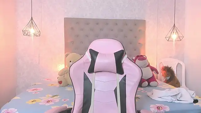 Valeryn Hoot online show from February 2026 09:51:02 PM