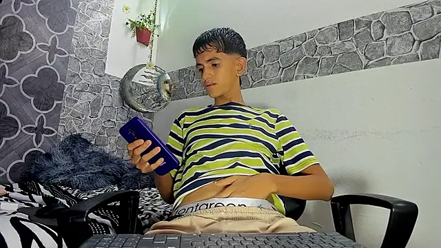 axel strongx18 online show from February 2026 01:47:01 PM