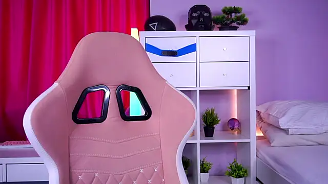 MistyReeds online show from February 2026 05:58:01 AM