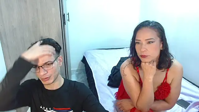 the girl in red online show from February 2026 03:57:02 AM