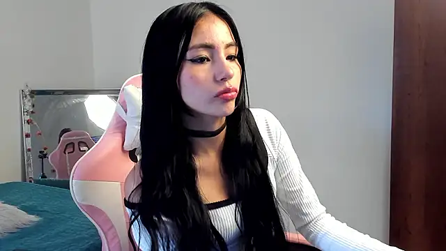 Snapshot of Chloe_Miller_2 chatting on March 2026 07:19:01 PM Chloe Miller 2 online show from March 2026 07:19:01 PM