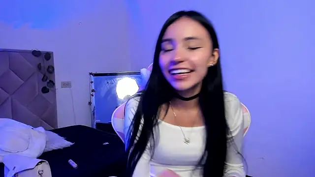 Snapshot of Chloe_Miller_2 chatting on March 2026 10:27:02 PM Chloe Miller 2 online show from March 2026 10:27:02 PM