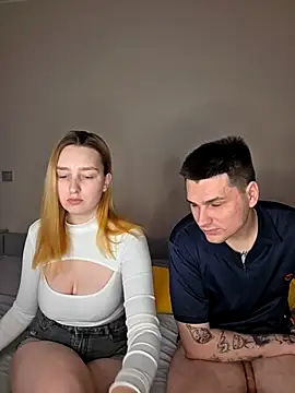 ToxyFoxyy online show from February 2026 02:00:02 PM