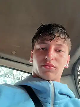 ARON LUXX online show from May 2026 02:33:01 PM